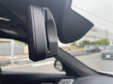 【ルームミラー一体型ETC】BMWといえばルームミラー一体型のETC。ドライバーから差し込めるかたちになっておりますので、差し忘れの際も慌てずにご利用いただけます。