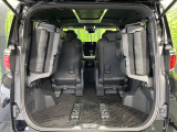 普段のお買い物や通勤、送迎等に十分な荷室スペースを確保しております。セカンドシートを倒すと、大きな荷物の積載も可能です♪
