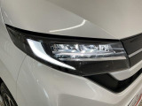 【LEDヘッドライト】現代の主流のライト。明るい光が瞬時に立ち上がり、必要な場所を均一に照らします。寿命も長く省エネで、スタイリッシュなデザインです♪