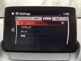 レバーをAUTOの位置にしているとき、レインセンサーが雨を感知すると、雨量に応じてワイパーが自動で作動してくれるオートワイパーを装備!設定変更で非作動にすると、間欠作動に固定されます。