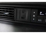 スマートフォンなどの音楽再生が可能なUSB接続ジャック装備車両です♪♪♪