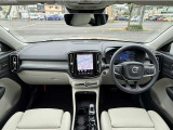 XC40 ウルトラ B4 AWD ダーク エディション サンドデューン 4WD 