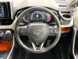 【ステアリングスイッチ】運転中、前方から目線をそらすことなく、オーディオ等の操作が可能な便利機能!安心&快適なドライブを演出してくれます♪