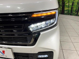 【シーケンシャルターンランプ付きLEDヘッドライト】人気の『流れるウィンカー』付きのLEDヘッドライトを装備♪高級感はもちろん、点灯時は存在感たっぷりで他車からも認識されやすく安心です。