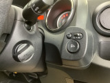 スマートキーシステム搭載ですので、ハンドル横のスイッチノブを回せば、エンジンスタート!