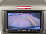 後方確認はバックカメラにお任せ♪後退時に便利で、駐車が楽になります♪