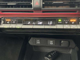 オートエアコンは温度を設定するだけで、自動で風量などを設定してくれます。運転しながら操作も必要ないので、安全性も向上します。
