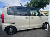 すわり心地の良い運転席・助手席です。長時間のドライブの疲れ軽減に貢献します。どうぞ快適なドライブを♪