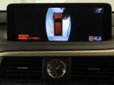 純正ナビ付です。もちろん車両後方を表示するバックガイドモニターが付いていて車庫入れ安心!