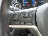 運転中に便利なステアリングスイッチ装備