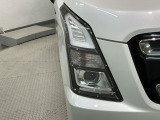 LEDヘッドライトは、点灯の瞬間から最大光量を発揮し、突然暗くなるトンネルなどでの安定感を高めます。