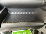 よく使うものが手を伸ばせばすぐ届く。機能的で充実した収納。