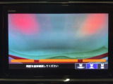【バックカメラ】運転が苦手な方も車庫入れラクラクです!ギアをリバースに入れれば自動的に切り換わりますので、面倒な操作は不要です♪狭い駐車場もお車を傷つけず安心ですね!