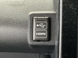 【USB接続端子&HDMI端子】オーディオとの連携でスマホやiPod等の音声を!HDMI接続ではスマホの画面をディスプレイにミラーリング!いつものコンテンツを車内でもお楽しみいただけます♪