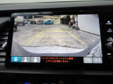 バックカメラの画像です。ガイドラインがスムースな車庫入れをサポートいたします!車庫入れの安心感がアップしますね☆