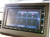 CD、Bluetooth、AM、FM、AUX、スマートフォン接続ができます。
