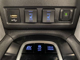 シートヒーター完備で、寒い日もすぐ温かくなります。