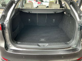 トランクトノカバーがついていますのでトランク内の荷物が外から見えないようになっています。