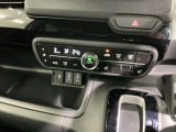 フロント両席にはシートヒーターが付いています!寒い日に便利な装備ですね。