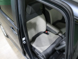 程よい硬さとホールド性が高いシートで長時間運転も快適です。