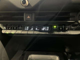 左右独立温度コントロールフルオートエアコンです。運転席、助手席それぞれで独立して温度設定ができます。冷え性の方が乗っても安心ですね♪