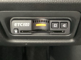 ハンドルの右下にETC2.0がついています。高速道路の料金所の通過も楽々です!。 カードの取り出しもしやすい場所についています。