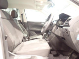 楽な姿勢で座ることが出来るので長時間の運転でも疲れにくいですし体もぶれにくいですよ。