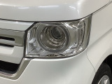 LEDヘッドライトは、点灯の瞬間から最大光量を発揮し、突然暗くなるトンネルなどでの安定感を高めます。