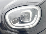●LEDヘッドライト:夜間走行時も良好な視界を確保し安心して運転できる高輝度LEDヘッドライトを装備!点灯速度が早く、消費電力も抑えられています。