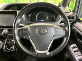 【純正革巻きステアリング】上質な革を使用することで、手にしっかり馴染みとても運転しやすいハンドルです♪