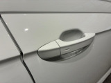&rdquo;Keyless Access&rdquo;によって、ドアハンドルに手をかけるだけでドアロックが解除できます!