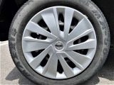 純正タイヤ。155/65R14