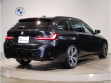 BMWのお車は、&ldquo;駆け抜ける歓び&rdquo;を体現しております。走行の安定性とコーナリングの良さを追求し、思い通りにハンドルの操作可能です。