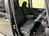 ■運転席にはシート高を調整できるハイトアジャスターが装備され、幅広いシートポジションの設定が可能になっております