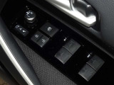 電動格納式ドアミラー・パワーウインドウを装備しています。