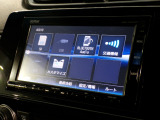 CD、DVD、Bluetooth、AM、FM、スマートフォン接続ができます。