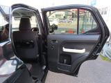 運転席側のドアは広く開くので乗り降りしやすいです!
