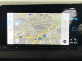 タッチスクリーンを採用。従来のナビゲーションシステムの域を超える、車両を総合的に管理するインフォテイメントシステムです。