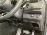左側に高速で便利なETCがあり、横滑りを防ぐVSAなどのスイッチは、運転席の右側、手の届きやすい位置にあります。