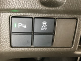 ETCの下にはHondaセンシング用の、VSA(ABS+TCS+横滑り抑制)解除スイッチなどがついています。