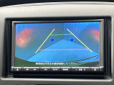 【バックモニター】駐車時に後ろの映像がナビゲーションにうつるので駐車がらくらく★車庫入れが心配な方もバックモニターで安心★