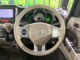 【ステアリングスイッチ】運転中、前方から目線をそらすことなく、オーディオ等の操作が可能な便利機能!安心&快適なドライブを演出してくれます♪