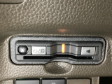 ハンドルの左下にETCがついています。高速道路の料金所の通過も楽々です。 カードの取り出しもしやすい場所についています。