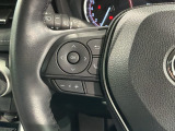 ステアリングにオーディオ操作スイッチが付いています。オーディオ画面に直接タッチしなくても操作が出来ますので、運転に集中できます。
