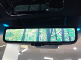 【デジタルインナーミラー】後席の大きな荷物や同乗者で後方が確認しづらい時でも安心!カメラが撮影した車両後方の映像をルームミラー内に表示。クリアな視界で状況の確認が可能です!