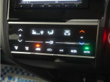 フルオートエアコン搭載。好みの温度に設定するだけで、風向や風量を自動でコントロール!いつでも快適な車内環境に。