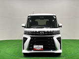 細部にメッキパーツの煌き。大人の感性に響く洗練さを身にまとった後期タントカスタムが入荷致しました。
