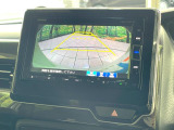 【バックカメラ】駐車時に後方がリアルタイム映像で確認できます。大型商業施設や立体駐車場での駐車時や、夜間のバック時に大活躍!運転スキルに関わらず、今や必須となった装備のひとつです!