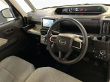 前方の見通しが良いすっきりした視界、誰でも扱いやすく運転できます。疲れにくく安心ドライブを更に快適なものにします!