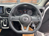 運転中のオーディオ操作は、ステアリングで行いましょう。安全運転で。